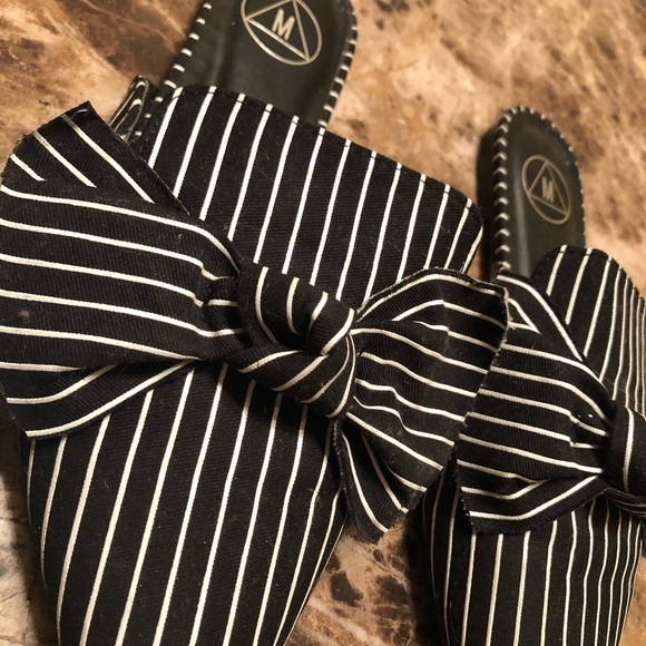 Striped Mules with Bow Detail 🎀 - Picture 3 of 5
